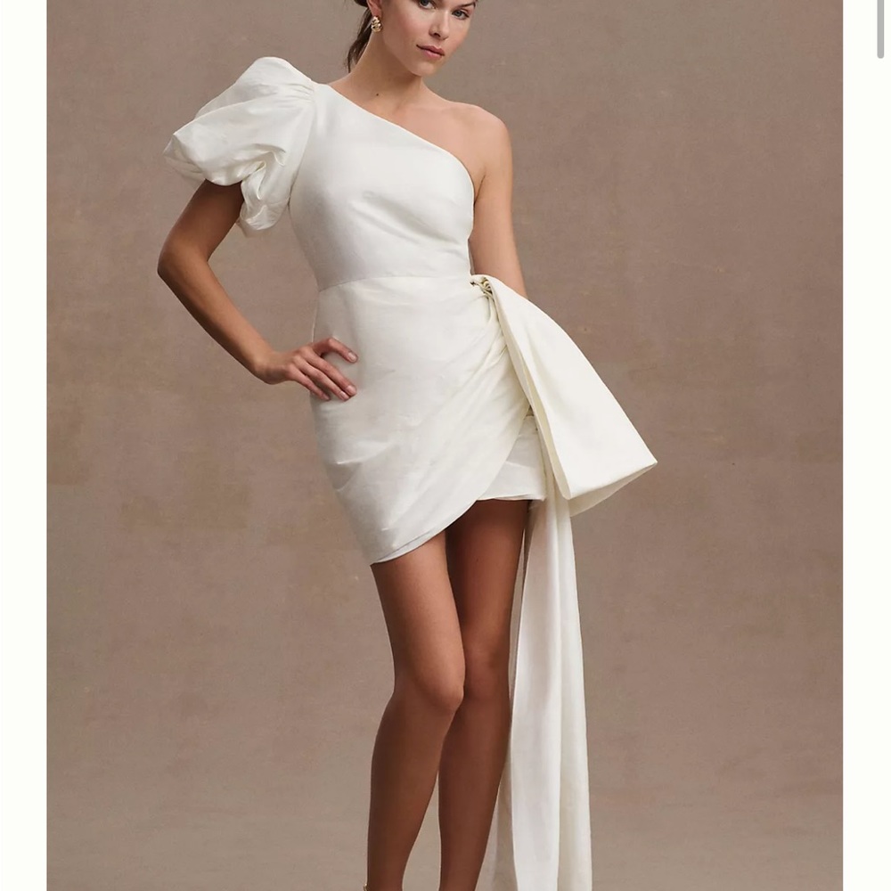 Brand new, never worn Sachin & Babi dress. Perfect for bridal events!